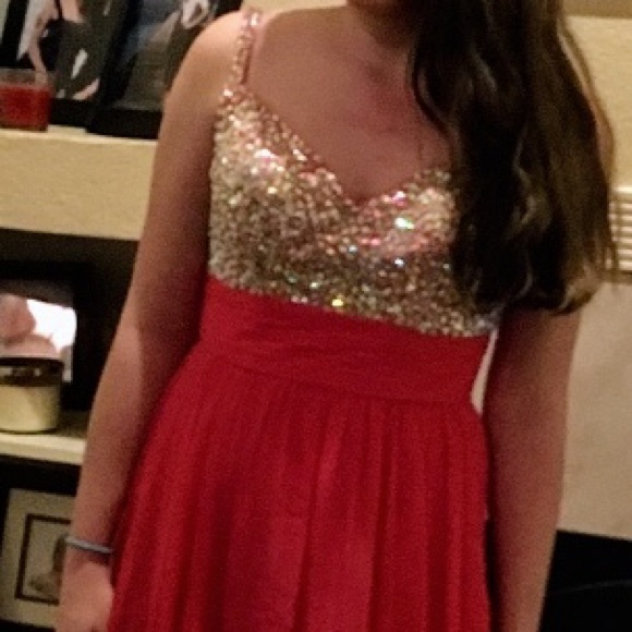 La Femme Dresses & Skirts - Peach and crystal beading prom gown size 8